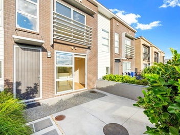 A Townhouse Gem in Hobsonville Point