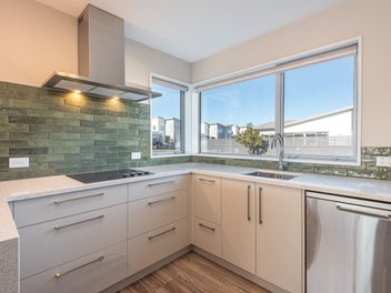 Newly Built With Sunshine & Style