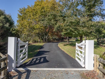A TRUE PARKLAND RETREAT