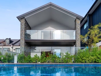 Luxury 4-Bedroom Home in Central Christchurch