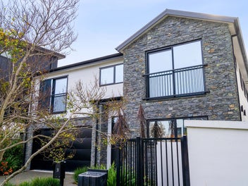 Luxury 4-Bedroom Home in Central Christchurch