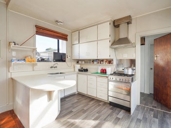 Prime Windsor Location!