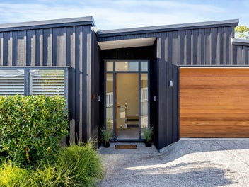 SUPER-PRIVATE FAMILY OASIS