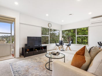 Elevated Charm, Prime Location