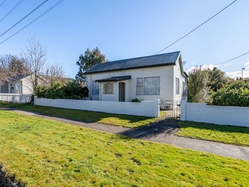 Riverside Cottage Charm Renovated & Ready to Enjoy