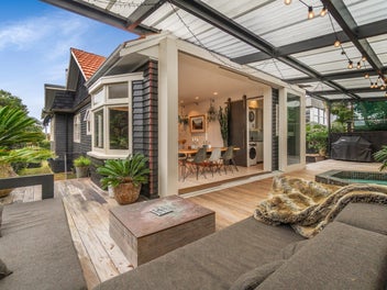 Vendor relocating, Secure before Christmas!