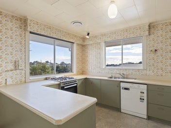 SOLID HOME, ENDLESS POSSIBILITIES