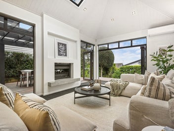 Stunning Standalone Townhouse