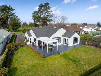 A Special Offering in Masterton's Finest Location