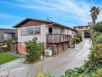 Freehold & Full of Potential!