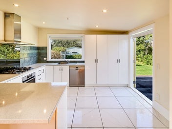 HOT BUYING IN WAIWHETU