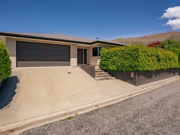 Private and relaxed living in a prime location