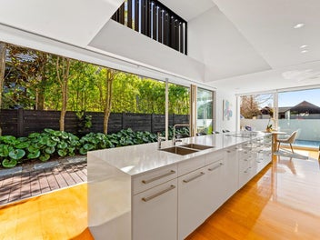 Architectural Excellence in Karaka Harbourside