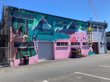 Image 1 of 7