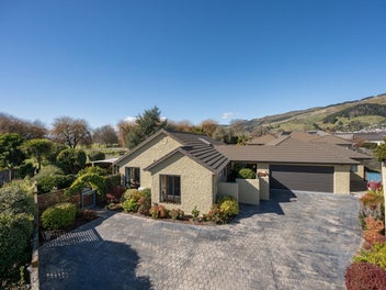 Space, Style & a 4-Car Dream Garage!