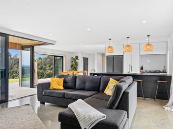 Vendor committed elsewhere - bring all offers!