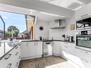 Easy Living in Greenlane - Asking $1,675,000