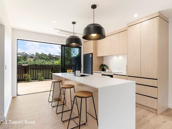 THE LAST PARKSIDE HOME!