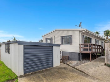 Renovated, Low-Maintenance & Convenient