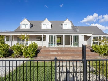A Home Everyone Will Fall in Love With! #Blac
