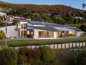 Unbelievable sea views and grand home