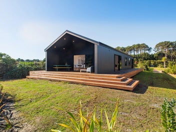 Brand new in Blue Bay, the gateway to Mahia!