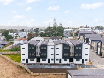 Brand New 2-Bed Apartments Just Off Lincoln Road!
