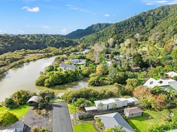 Riverside retreat with water access