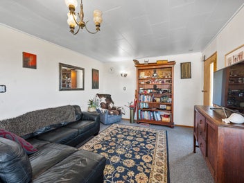 Parkvale front unit with own driveway