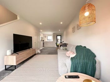 Fully Furnished Freehold in Top School Zone!