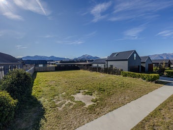 Established section with outstanding views