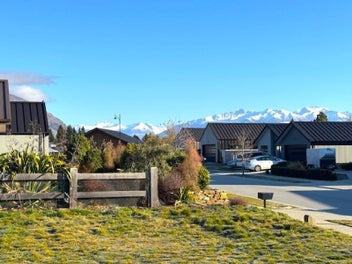 Mountain views - prime location