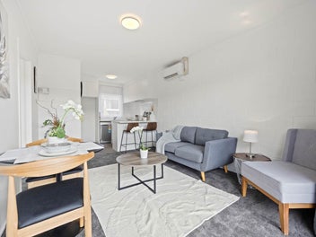 Easy Living + Carpark & Courtyard