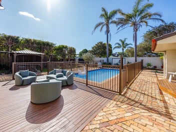 Live the Dream – Renovated Coastal Luxury in M...