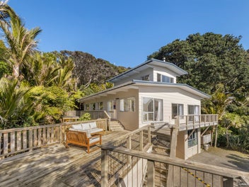 Surf, Sun, Sea Views and a Whole Lot of House!