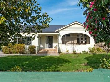 Vendor Relocating - Bring Your Offer!