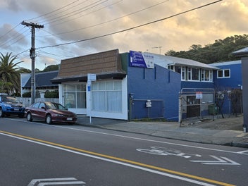Image 1 of 7