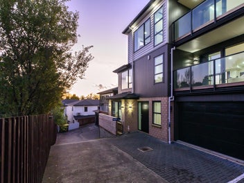 MODERN FAMILY LIVING WITH ROOM TO GROW