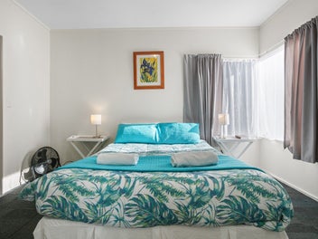 BUSINESS OR PLEASURE !