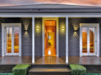 Character Brick Cottage with Garage