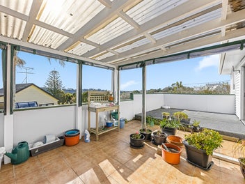 Cheapest 4 Beddy On The Shore?!