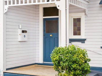 Charm. Comfort. Convenience. Cavell.