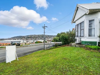 Renovator’s Dream with Views-Must sell