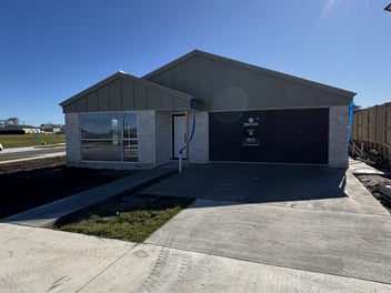 4 Bedroom Beauty - Move in next Month