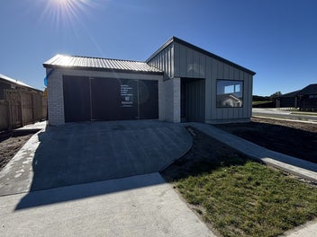 4 Bedroom Stunner - Move in October