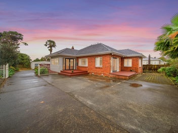 Off to Australia, Brick & Tile on Big Land!
