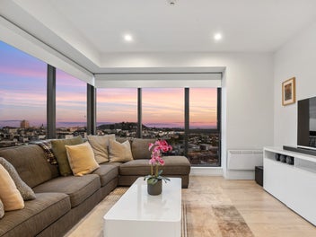 Skyline Sophistication – Location & Lifestyle