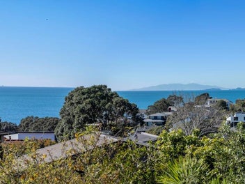 Seaviews, Sunshine & Style - Rare 1970's Treasure