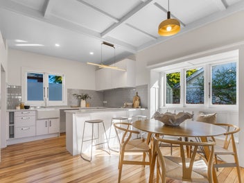 Chic, Sunny & Move-In Ready