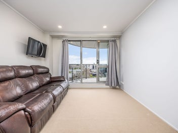 Bank-Friendly City Home